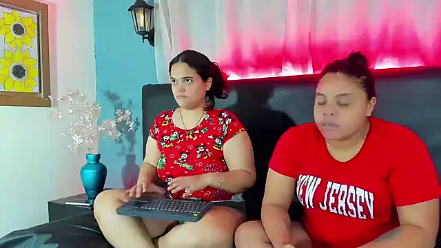 Snapshot of brunnette_hot chatting on February 23, 2025, 11:00 am brunnette hot online show from February 23, 2025, 11:00 am