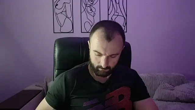 brindlefly6969 online show from December 18, 2025, 11:36 am