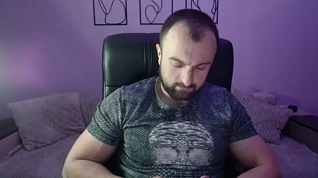 brindlefly6969 online show from February 12, 2026, 1:11 pm