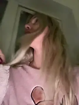 Adelina0001 online show from January 10, 2025, 5:45 pm