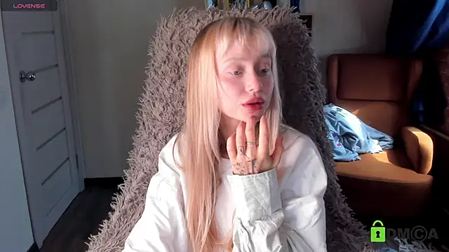 MalenaErnman online show from May 17, 2026, 10:26 am