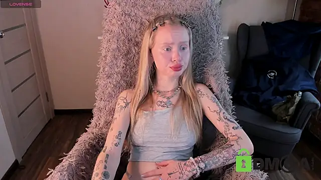 MalenaErnman online show from May 24, 2026, 10:59 am