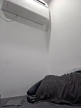 Iliketocooksquirt25 online show from March 24, 2026, 6:35 am