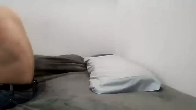 Iliketocooksquirt25 online show from September 23, 2025, 3:35 am