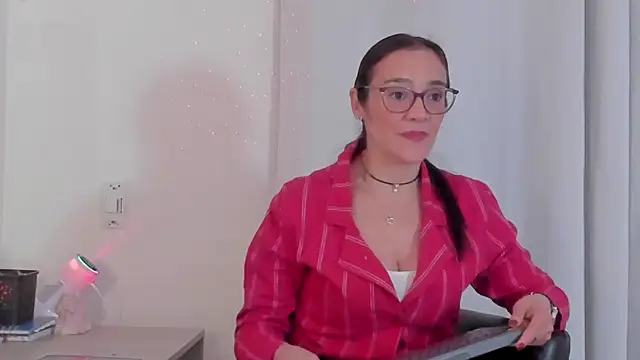 Jessica Herrera  online show from January 13, 2026, 11:19 pm