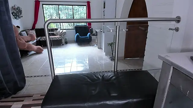 Jessica Herrera  online show from October 17, 2025, 9:38 pm