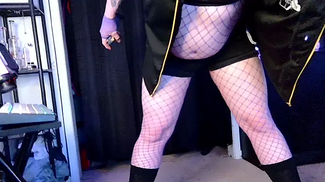 famousALYX online show from November 5, 2025, 7:55 am