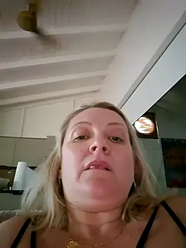 Snapshot of lady_charlyne chatting on January 18, 2025, 9:34 pm lady charlyne online show from January 18, 2025, 9:34 pm