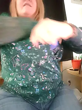 Snapshot of lady_charlyne chatting on October 1, 2025, 11:36 am lady charlyne online show from October 1, 2025, 11:36 am