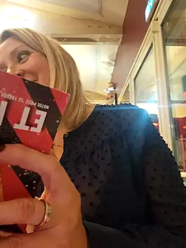 Snapshot of lady_charlyne chatting on March 5, 2025, 6:56 pm lady charlyne online show from March 5, 2025, 6:56 pm