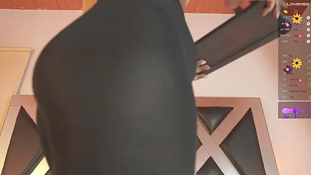 Sofia Cooper  online show from November 6, 2025, 7:40 pm