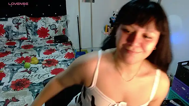 Snapshot of soniafuckboobs chatting on July 13, 2026, 1:16 am soniafuckboobs online show from July 13, 2026, 1:16 am