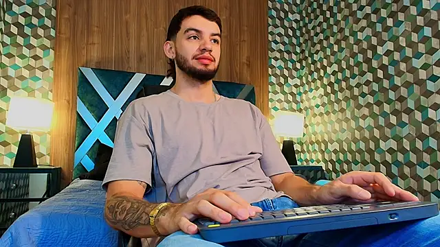 Snapshot of Michael_magno chatting on November 8, 2025, 5:16 pm Michael magno online show from November 8, 2025, 5:16 pm