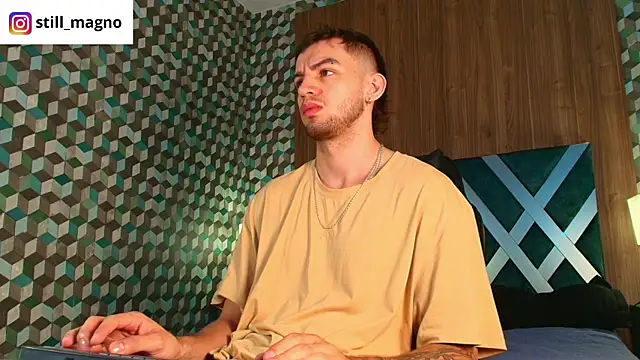 Snapshot of Michael_magno chatting on November 24, 2025, 10:48 am Michael magno online show from November 24, 2025, 10:48 am