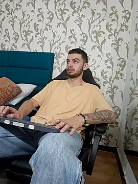 Snapshot of Michael_magno chatting on February 13, 2026, 7:36 pm Michael magno online show from February 13, 2026, 7:36 pm