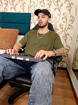 Snapshot of Michael_magno chatting on February 16, 2026, 1:54 pm Michael magno online show from February 16, 2026, 1:54 pm