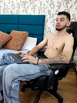 Snapshot of Michael_magno chatting on February 28, 2026, 7:13 pm Michael magno online show from February 28, 2026, 7:13 pm