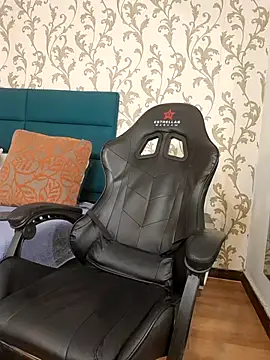 Snapshot of Michael_magno chatting on February 14, 2026, 11:32 am Michael magno online show from February 14, 2026, 11:32 am