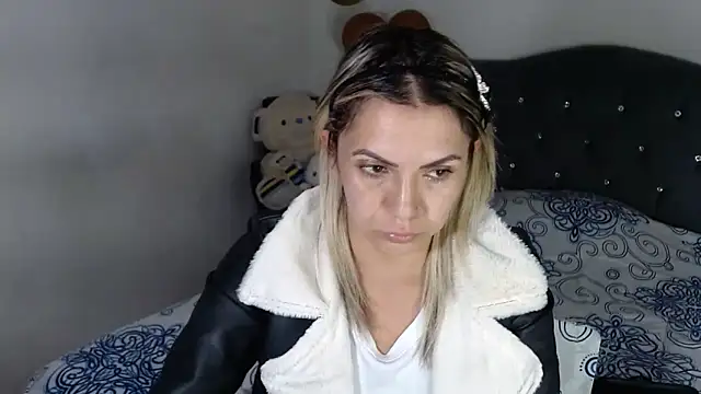 Snapshot of Chantal_hott chatting on February 18, 2026, 10:06 pm Chantal hott online show from February 18, 2026, 10:06 pm