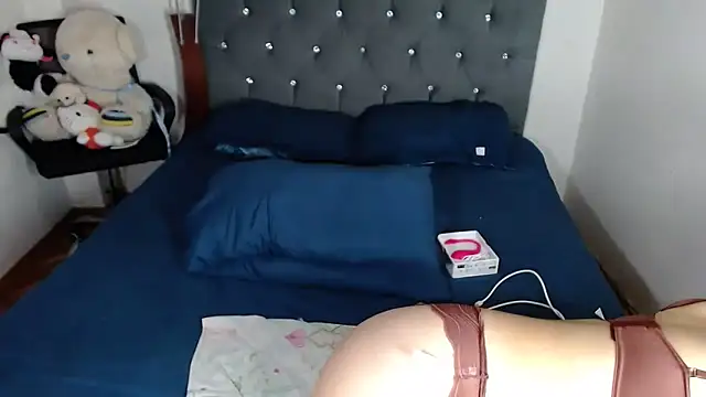 Snapshot of Chantal_hott chatting on March 3, 2026, 9:22 pm Chantal hott online show from March 3, 2026, 9:22 pm