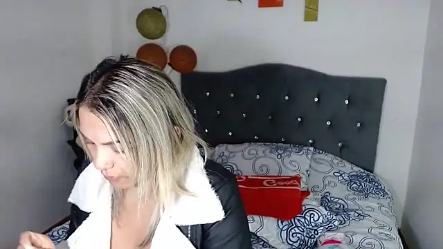 Snapshot of Chantal_hott chatting on February 22, 2026, 1:08 am Chantal hott online show from February 22, 2026, 1:08 am