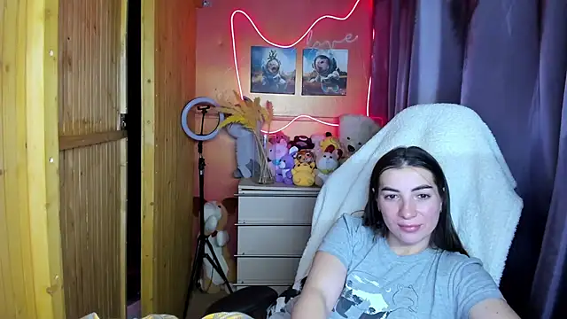 Fiery Brunette  online show from November 29, 2025, 6:30 pm