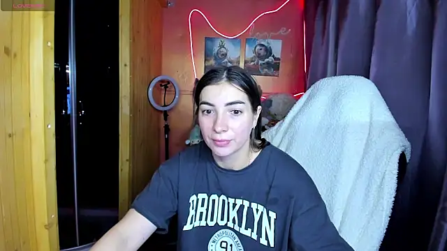 Fiery Brunette  online show from March 11, 2026, 2:05 am