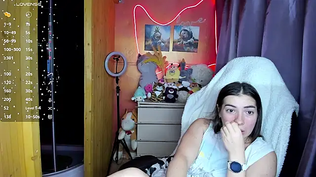 Fiery Brunette  online show from March 9, 2026, 3:54 am