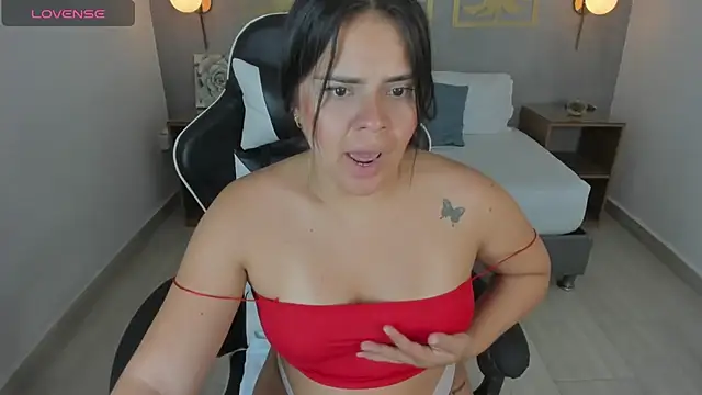 Snapshot of ayla13_ chatting on March 4, 2025, 7:01 pm ayla13 online show from March 4, 2025, 7:01 pm