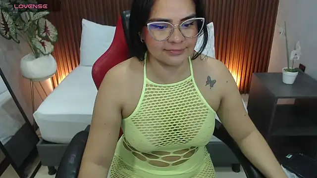 Snapshot of ayla13_ chatting on September 25, 2025, 3:51 pm ayla13 online show from September 25, 2025, 3:51 pm