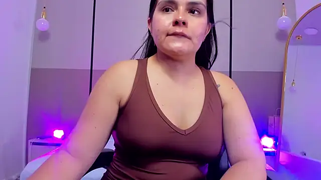 Snapshot of ayla13_ chatting on March 2, 2026, 7:10 pm ayla13 online show from March 2, 2026, 7:10 pm