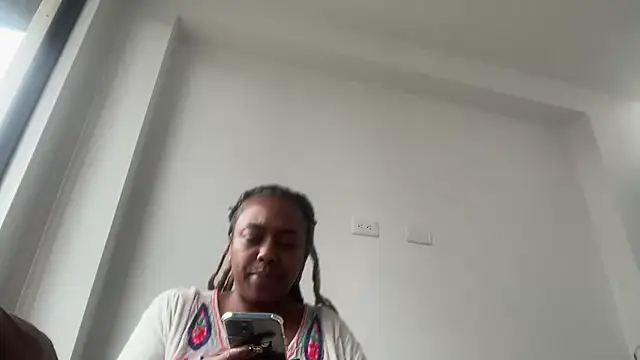 ChocolateCakeQueen online show from November 14, 2025, 1:48 pm