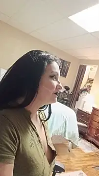 katsmeow710 online show from November 24, 2025, 9:48 pm