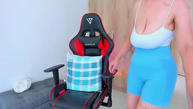  amanda seyfried19 online show from April 9, 2026, 5:30 pm