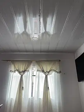 hannahb-e online show from March 12, 2026, 4:11 pm