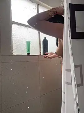 Snapshot of hannahb-e chatting on February 16, 2026, 5:11 pm hannahb-e online show from February 16, 2026, 5:11 pm