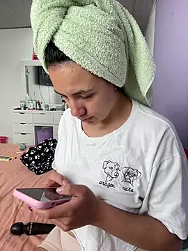 hannahb-e online show from October 16, 2025, 5:54 pm