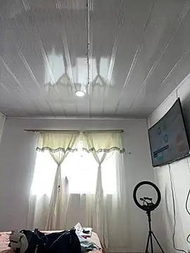 hannahb-e online show from March 9, 2026, 5:27 pm