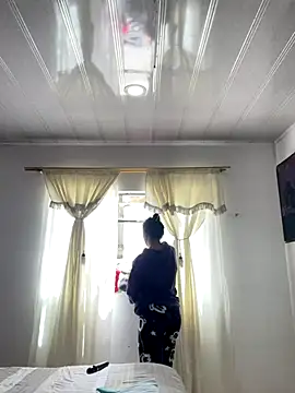 hannahb-e online show from October 18, 2025, 4:09 pm