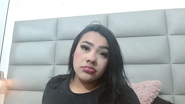 emily brontee  online show from November 8, 2025, 1:36 pm