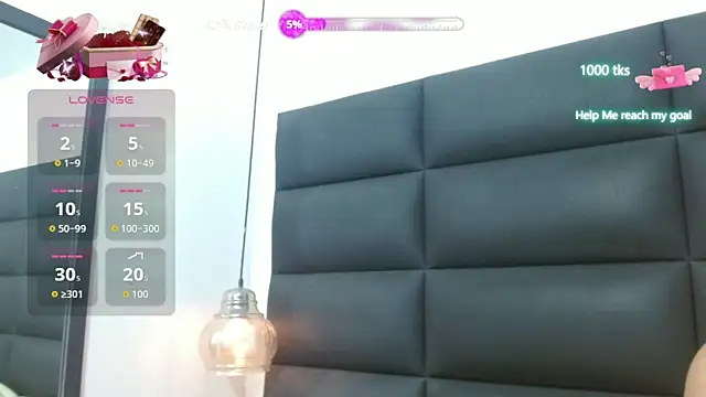 emily brontee  online show from November 12, 2025, 1:37 pm