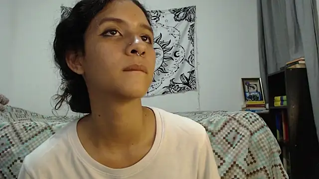 AlinaWoolf  online show from February 7, 2025, 1:58 am