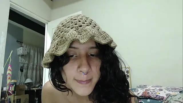 AlinaWoolf  online show from June 4, 2026, 6:18 am