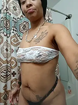 mariah2299 online show from November 28, 2025, 2:56 am