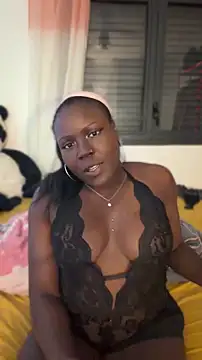 Miss-syanaa online show from June 23, 2026, 5:44 pm