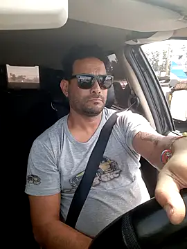 Snapshot of hecwil8 chatting on October 23, 2025, 5:00 pm hecwil8 online show from October 23, 2025, 5:00 pm