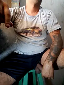 hecwil8 online show from April 24, 2026, 6:32 pm