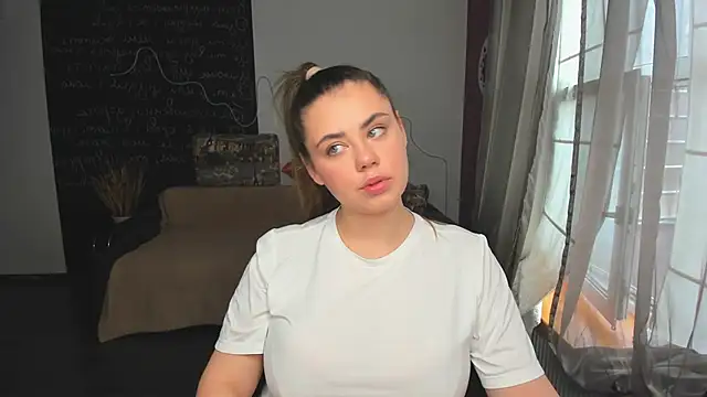 Snapshot of IsabellaBler chatting on February 18, 2026, 6:55 am IsabellaBler online show from February 18, 2026, 6:55 am