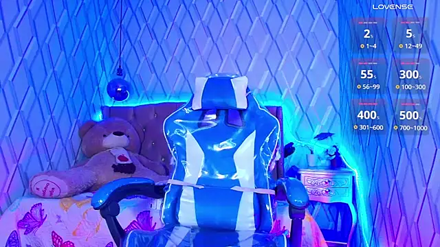 NicolleTaylor online show from October 6, 2025, 3:19 am