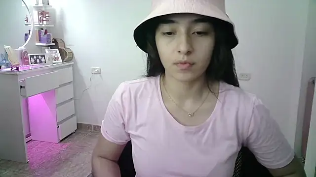 Snapshot of aineangeel chatting on April 21, 2026, 1:42 am aineangeel online show from April 21, 2026, 1:42 am